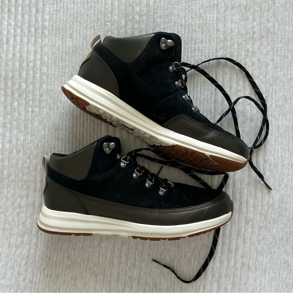 The North Face Back-To-Berkeley Boots (Size 11)